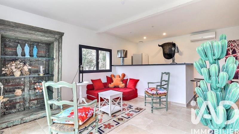 Maison - 230 m² - 8 pièces