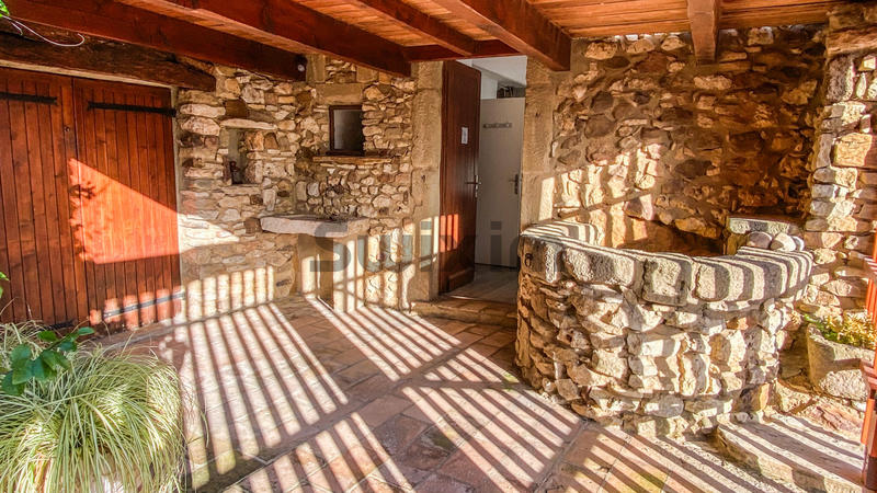 Maison de village - 212 m² - 9 pièces