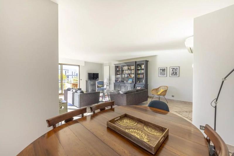 Appartement - 102 m² - 4 pièces