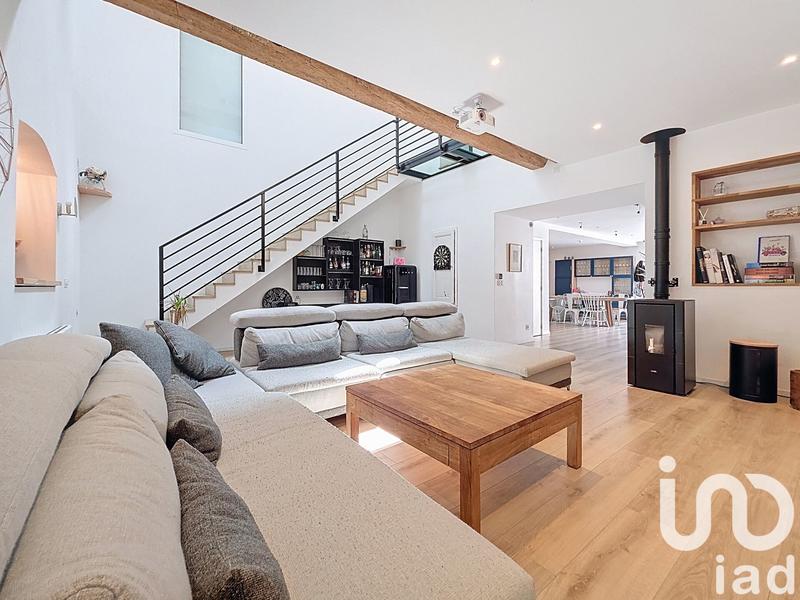 Maison - 212 m² - 7 pièces