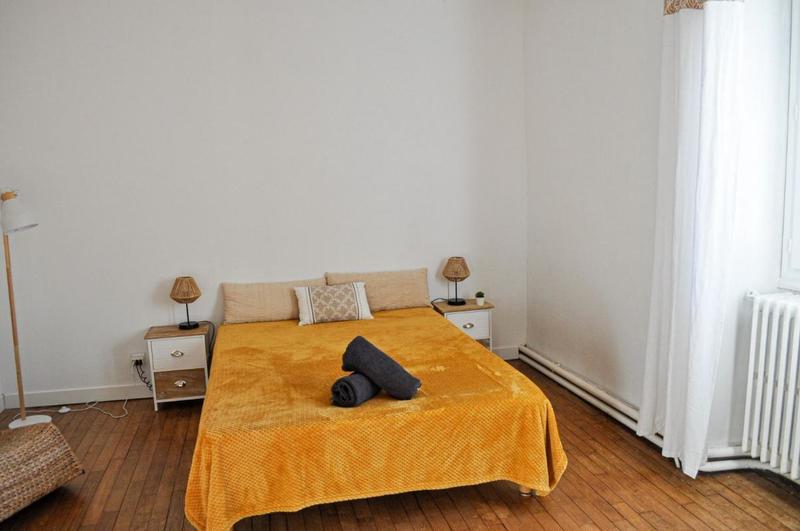 Maison en pierre - 247 m² - 10 pièces