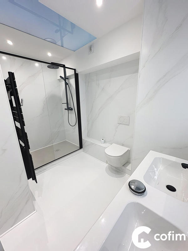 Appartement - 160 m² - 8 pièces