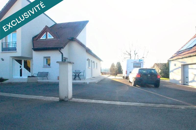 Maison - 220 m² - 7 pièces