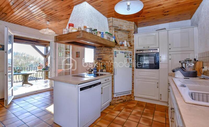 Pavillon - 150 m² - 6 pièces