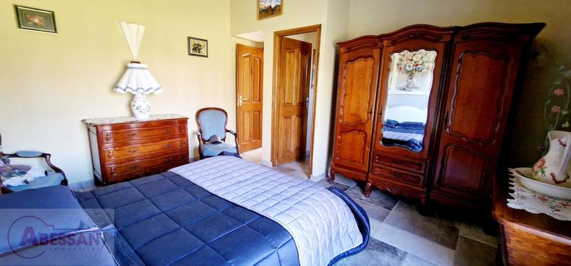 Maison - 201 m² - 5 pièces