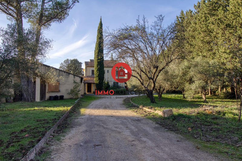 Maison - 286 m² - 14 pièces