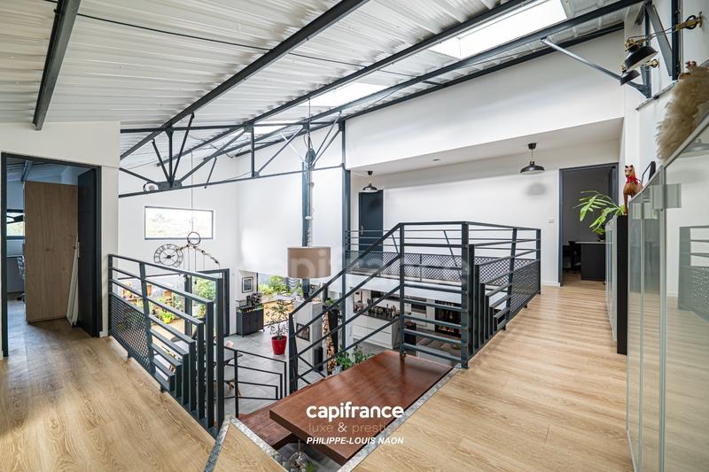 Maison - 257 m² - 8 pièces