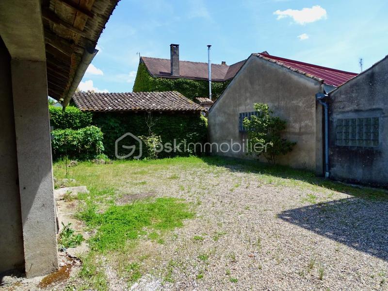 Maison - 400 m² - 6 pièces