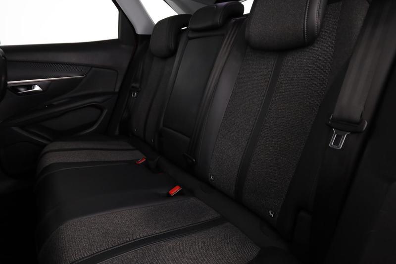 Peugeot 3008 1.5 Blue-HDi Allure Eat8 130 ch