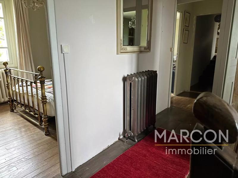 Propriété - 318 m² - 10 pièces