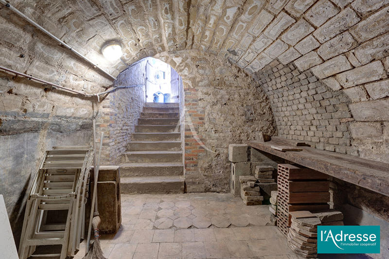 Maison - 324 m² - 8 pièces