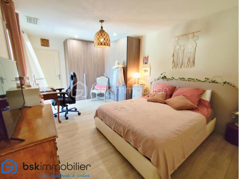 Villa - 237 m² - 6 pièces