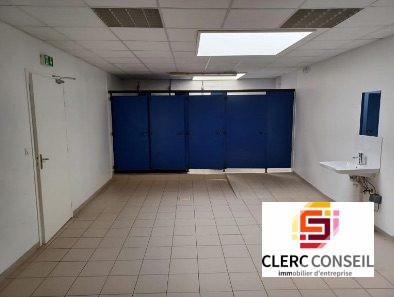 Local d'activités - 696 m²