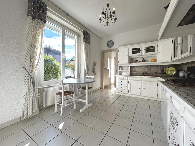 Appartement - 218 m² - 6 pièces