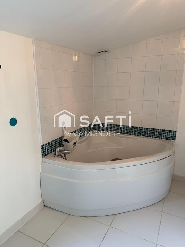 Maison - 230 m² - 9 pièces