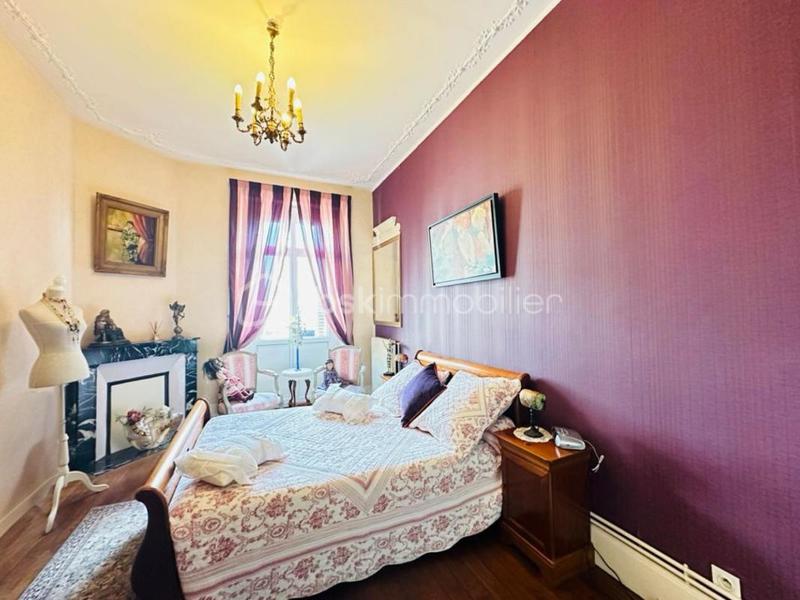 Appartement - 176 m² - 6 pièces