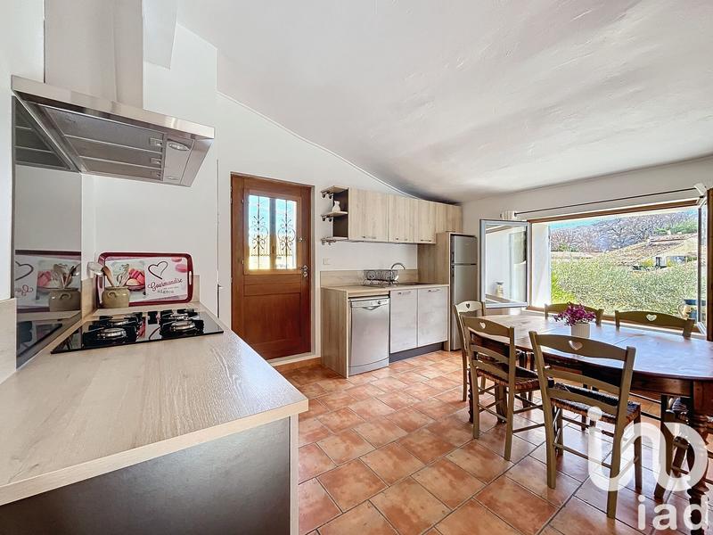 Maison - 220 m² - 8 pièces