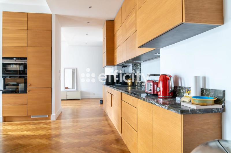 Appartement - 168 m² - 6 pièces