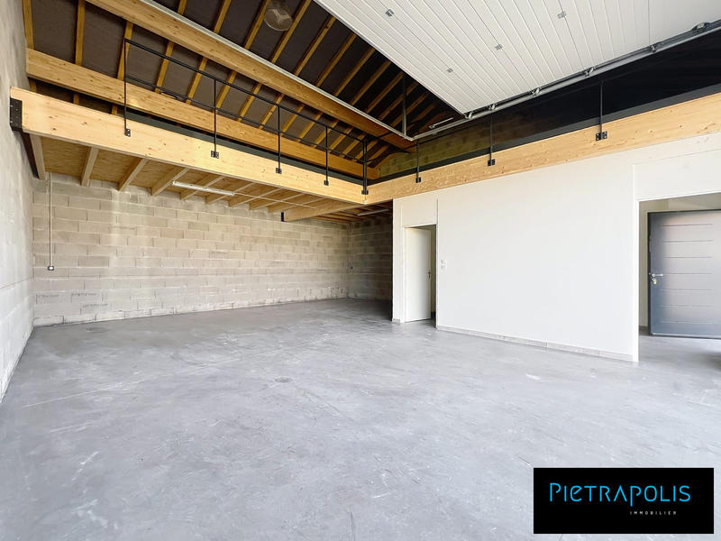 Local d'activités - 352 m²