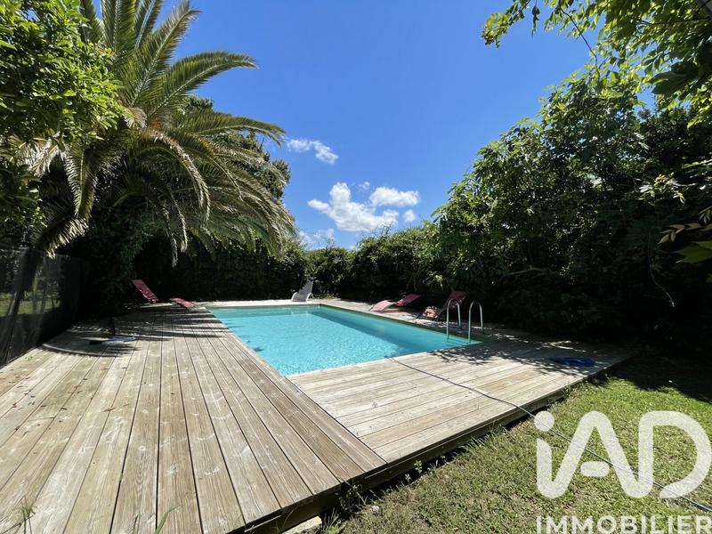 Maison - 240 m² - 10 pièces