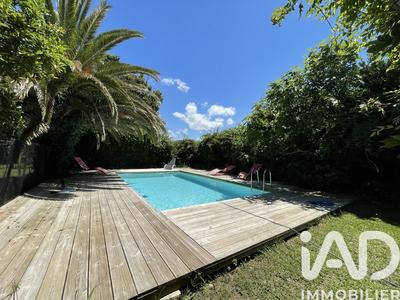 Maison - 240 m² - 10 pièces