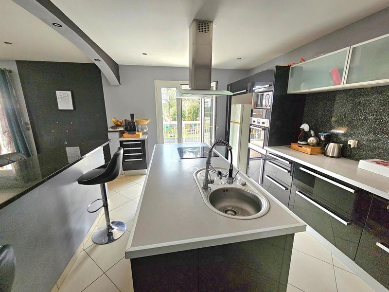 Maison - 194 m² - 6 pièces