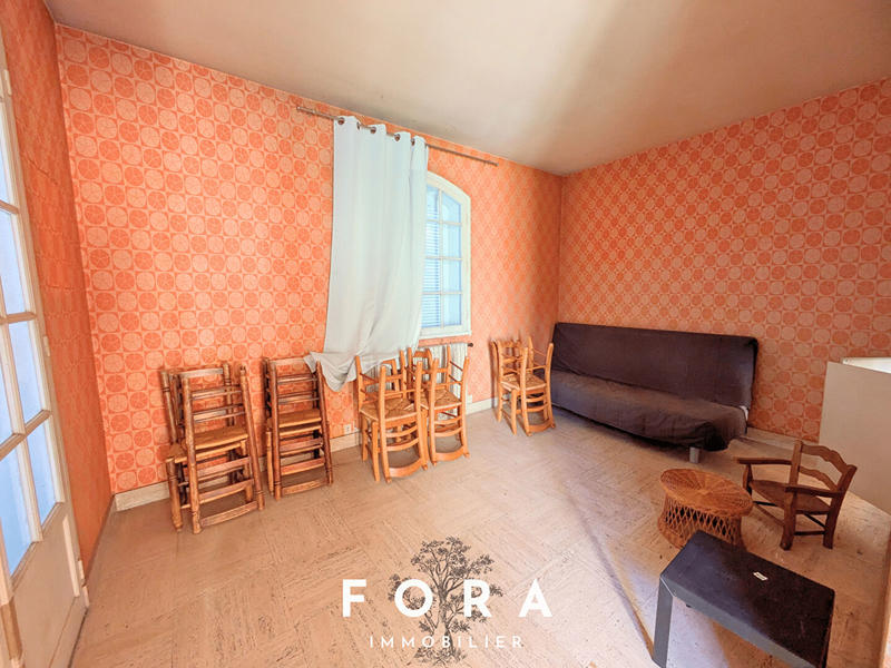 Maison - 212 m² - 8 pièces