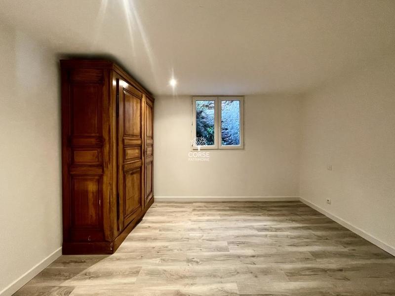 Maison de village - 240 m² - 10 pièces