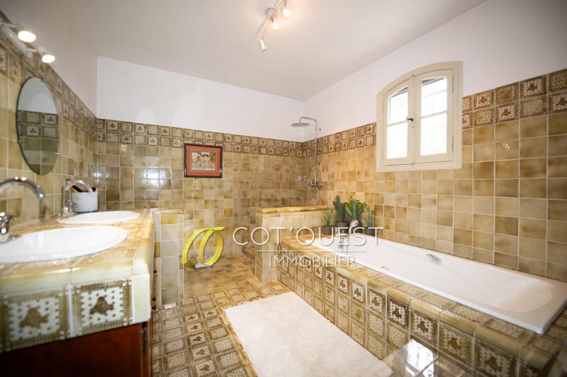 Maison en pierre - 297 m² - 8 pièces