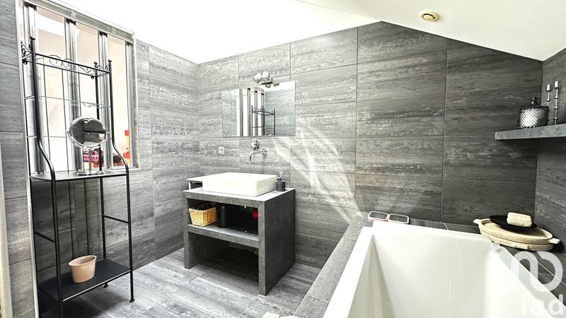 Loft - 184 m² - 11 pièces