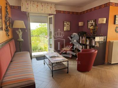 Maison - 255 m² - 10 pièces