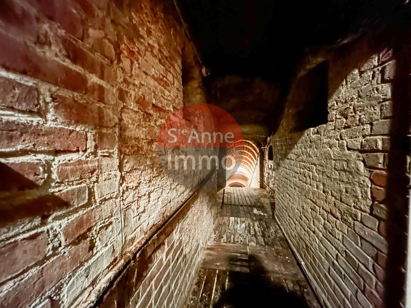 Maison - 280 m² - 9 pièces