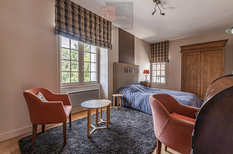 Maison - 400 m² - 8 pièces