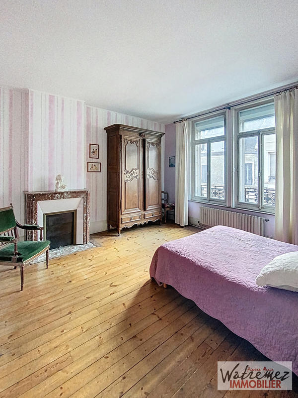 Maison - 254 m² - 10 pièces