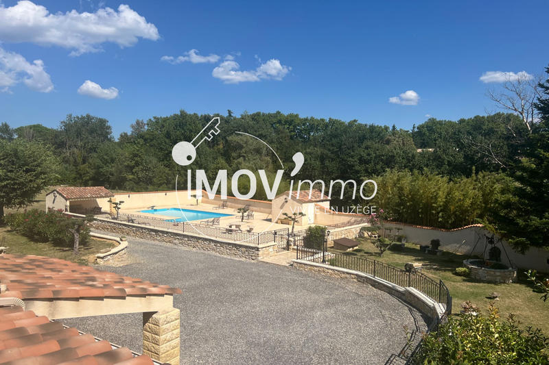 Villa - 248 m² - 8 pièces