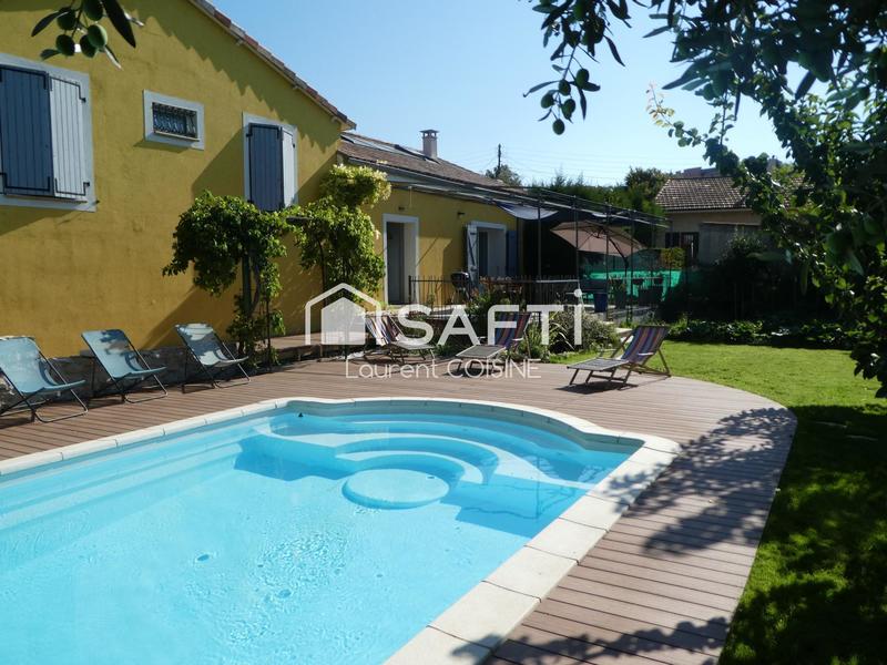 Maison - 238 m² - 6 pièces