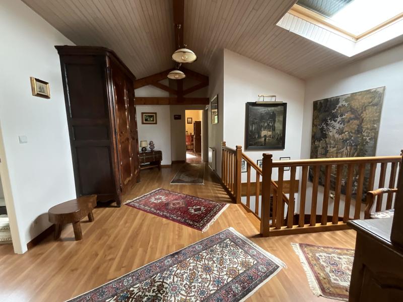 Maison - 238 m² - 5 pièces