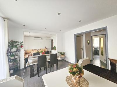 Appartement - 85 m² - 4 pièces