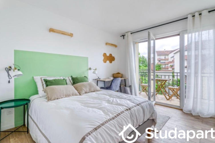 Maison - 273 m² - 17 pièces