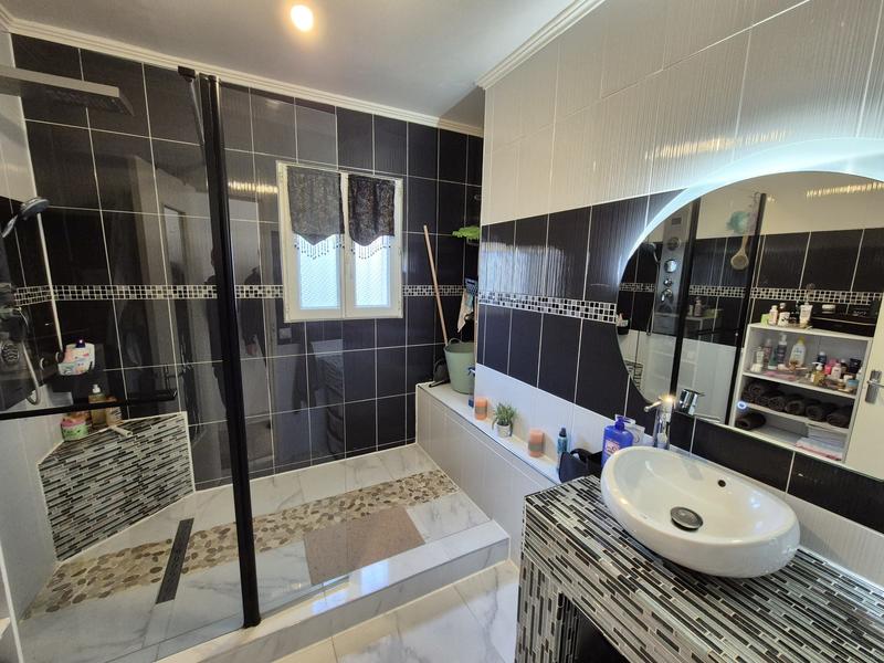 Maison ancienne - 178 m² - 8 pièces