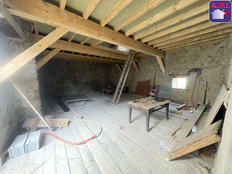 Grange - 300 m² - 3 pièces