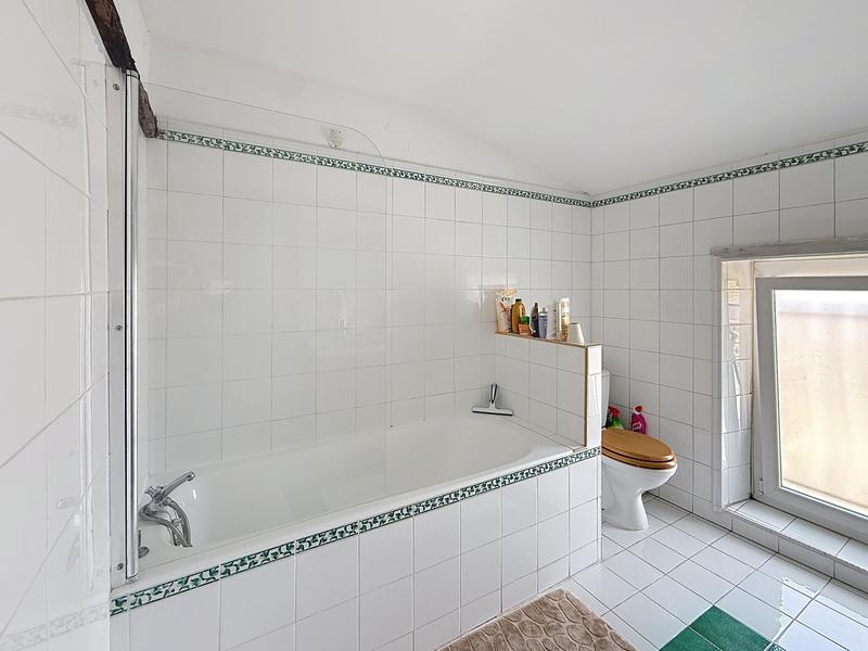 Maison - 179 m² - 5 pièces