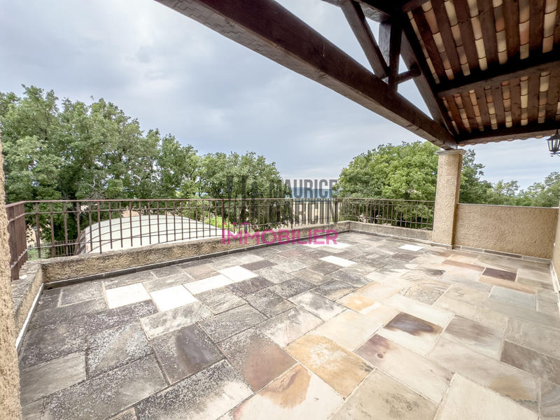 Maison - 250 m² - 9 pièces