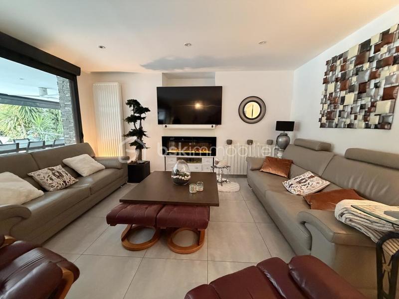 Villa - 202 m² - 10 pièces