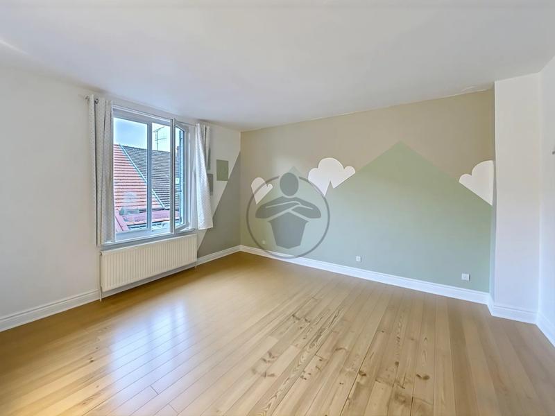 Maison - 92 m² - 5 pièces