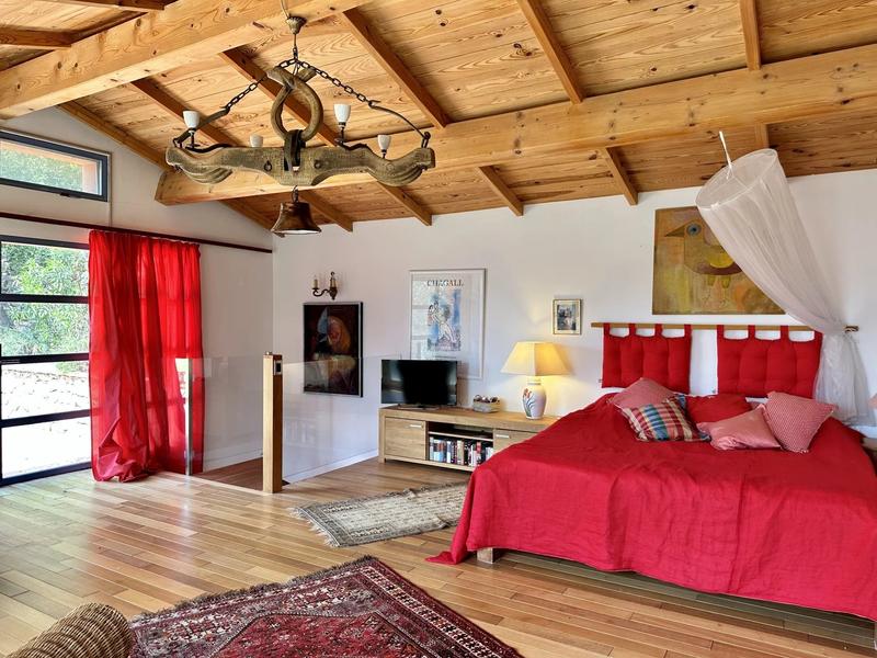 Maison - 260 m² - 11 pièces