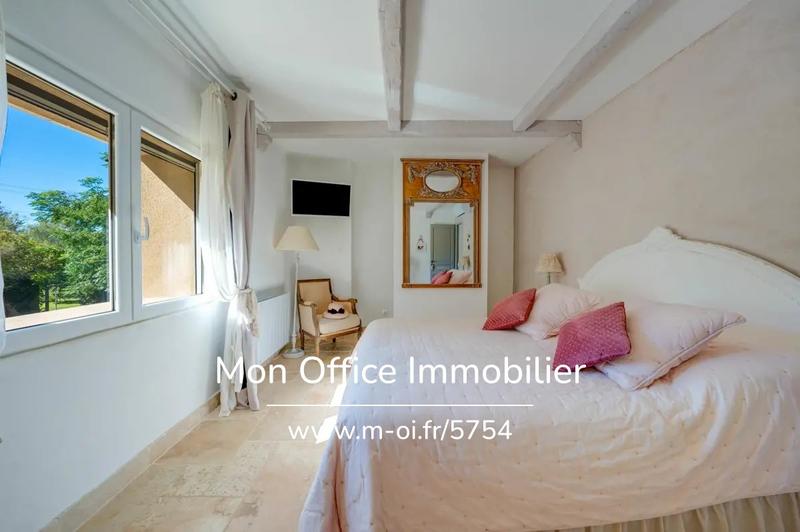 Demeure - 300 m² - 9 pièces