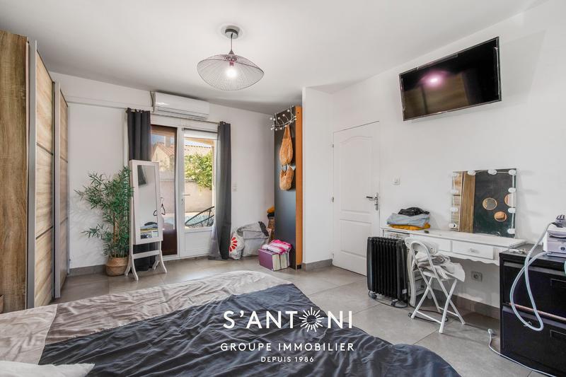 Maison - 202 m² - 6 pièces