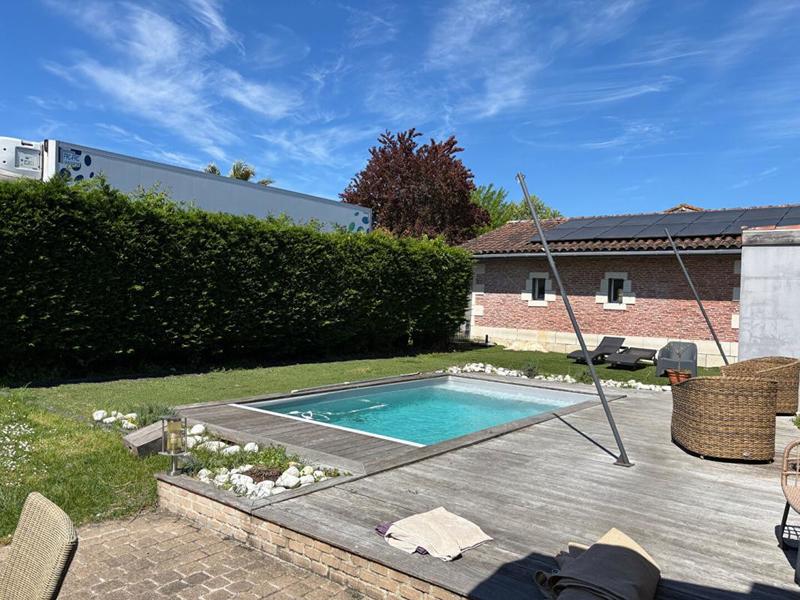 Maison - 364 m² - 13 pièces