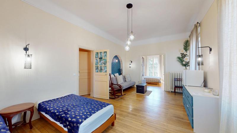 Maison de maîtres - 420 m² - 13 pièces